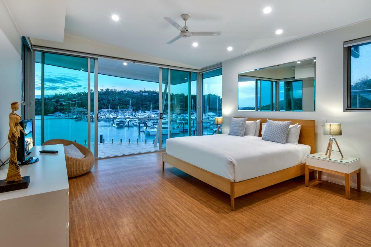 Pavillions Penthouse 25 - Luxury Waterfront Apartment With Private Roof Top Pool And Buggy Hamilton Island Exterior photo