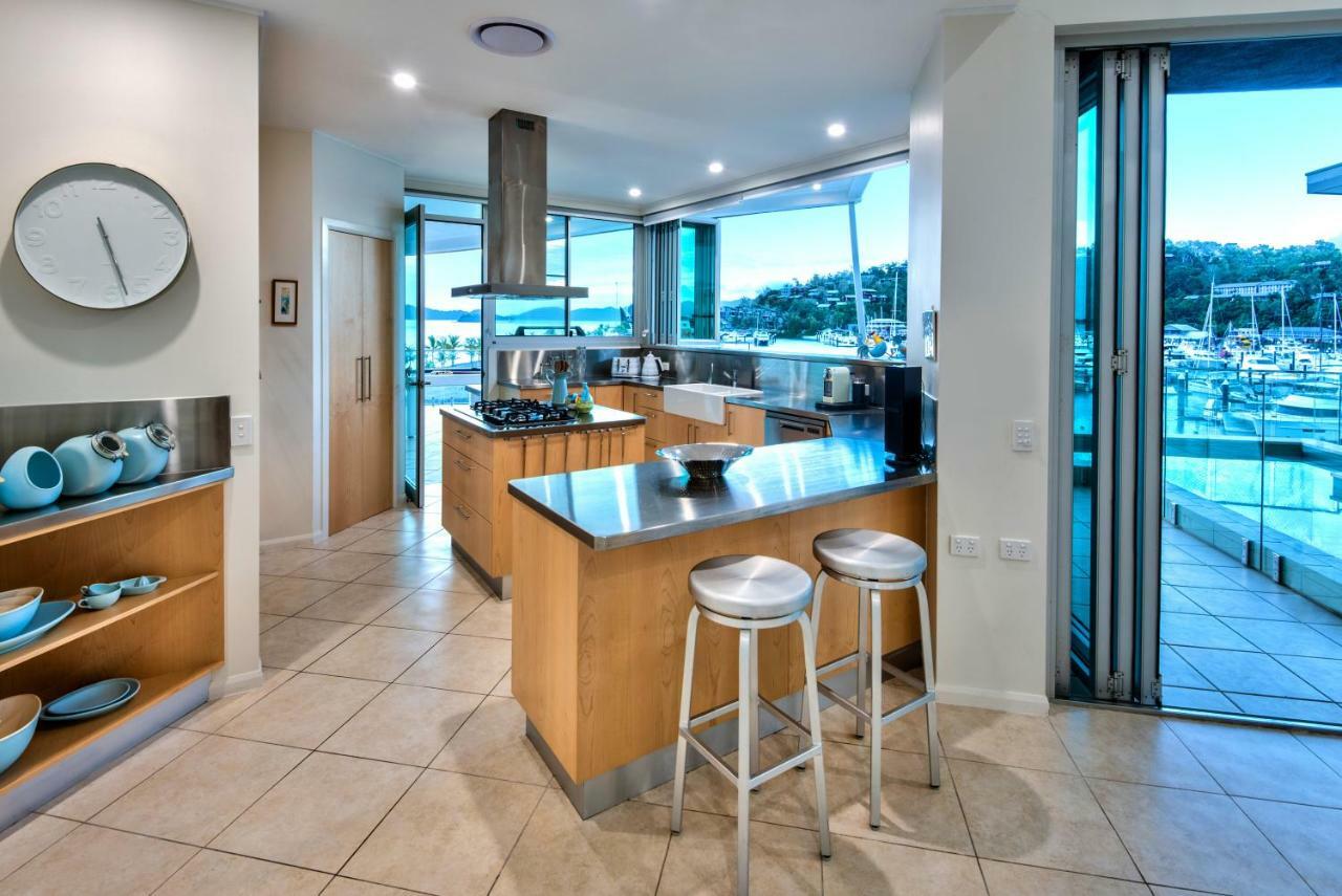 Pavillions Penthouse 25 - Luxury Waterfront Apartment With Private Roof Top Pool And Buggy Hamilton Island Exterior photo
