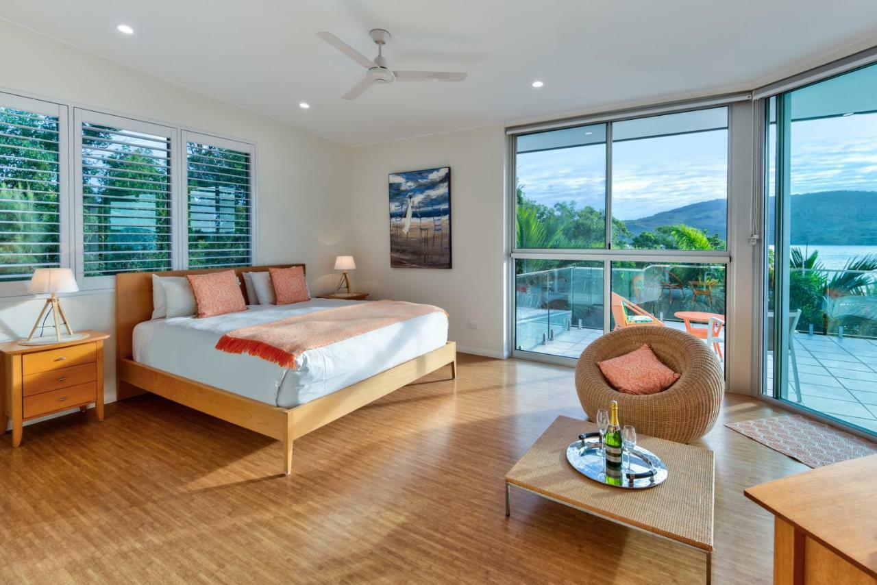 Pavillions Penthouse 25 - Luxury Waterfront Apartment With Private Roof Top Pool And Buggy Hamilton Island Exterior photo