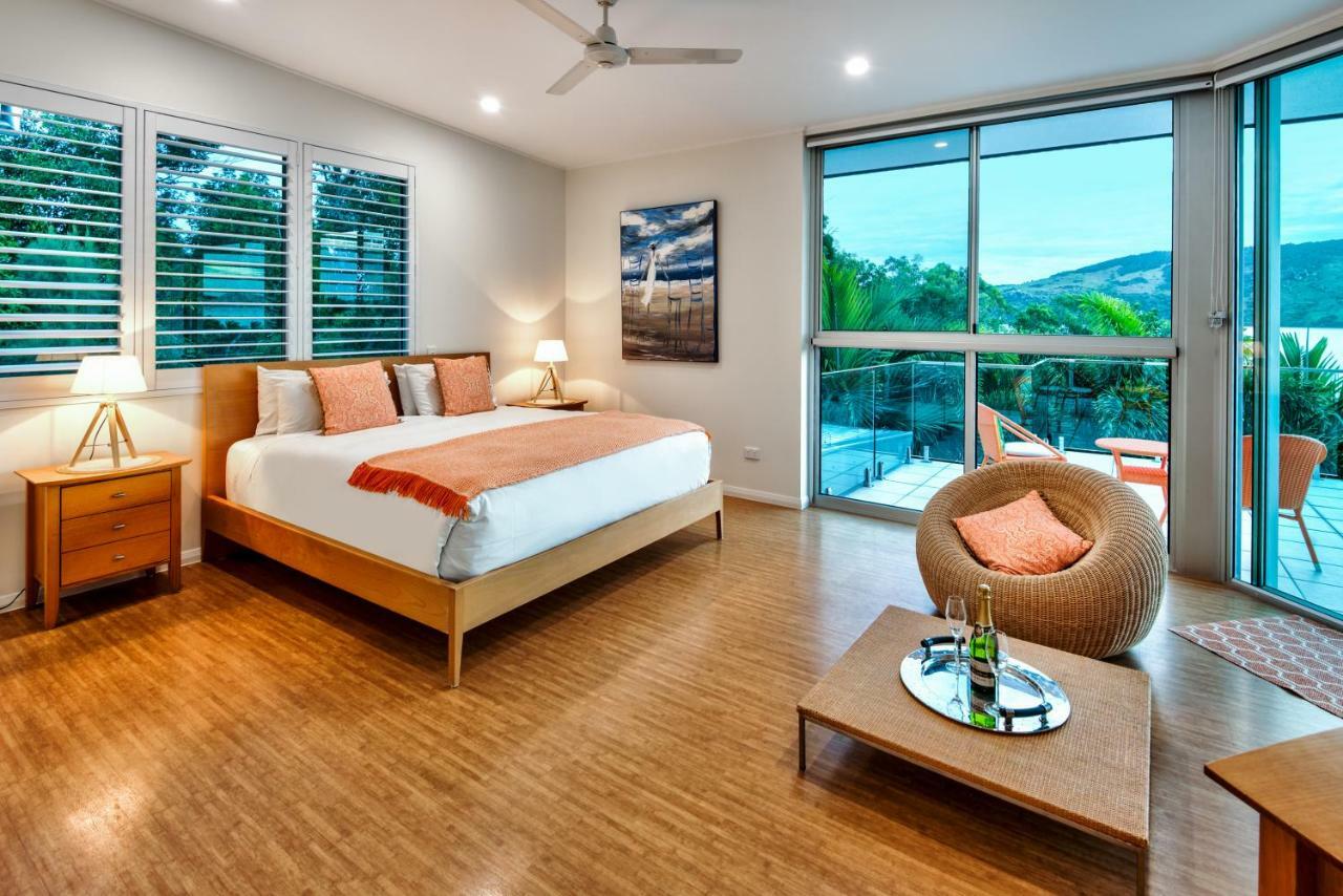 Pavillions Penthouse 25 - Luxury Waterfront Apartment With Private Roof Top Pool And Buggy Hamilton Island Exterior photo
