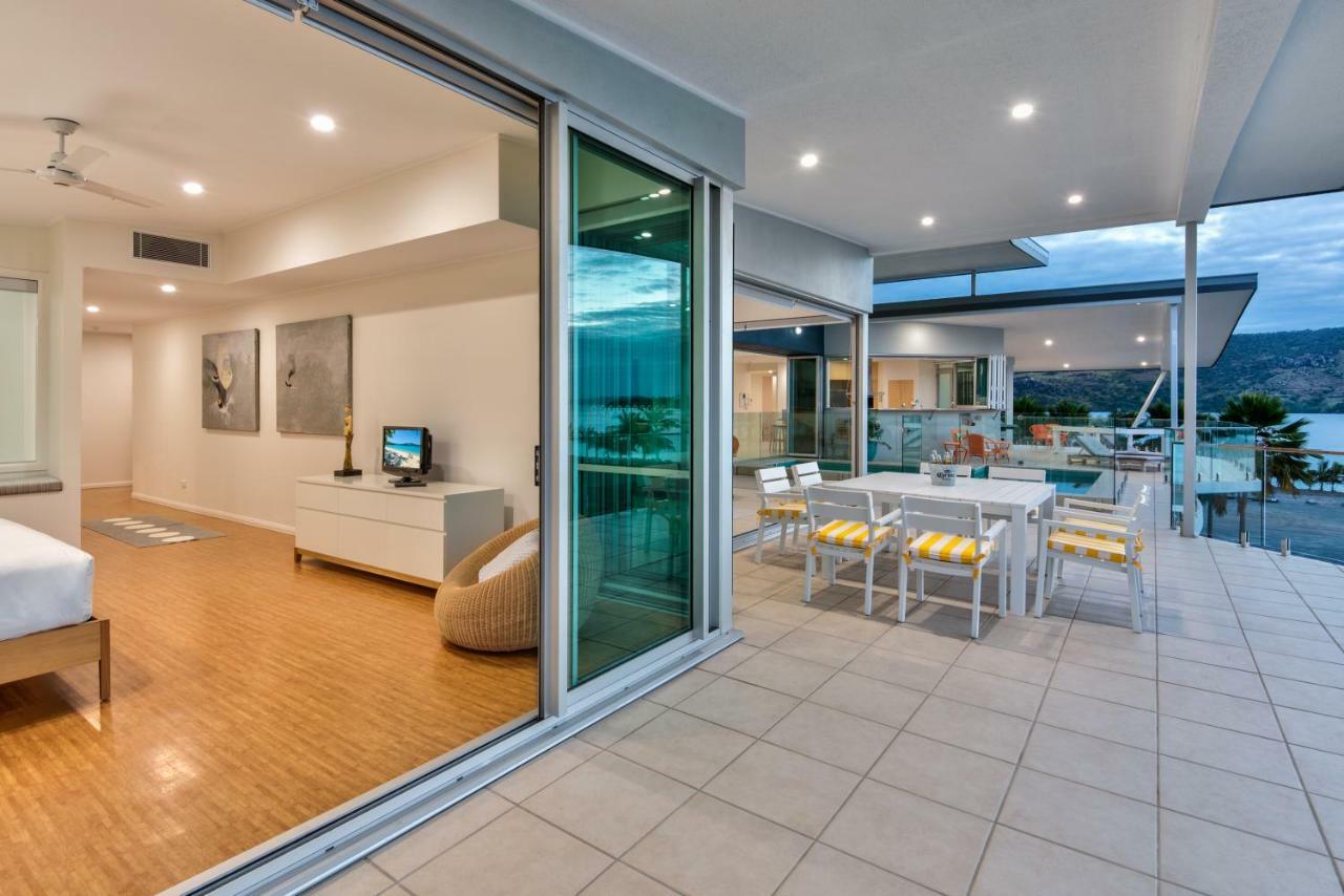 Pavillions Penthouse 25 - Luxury Waterfront Apartment With Private Roof Top Pool And Buggy Hamilton Island Exterior photo