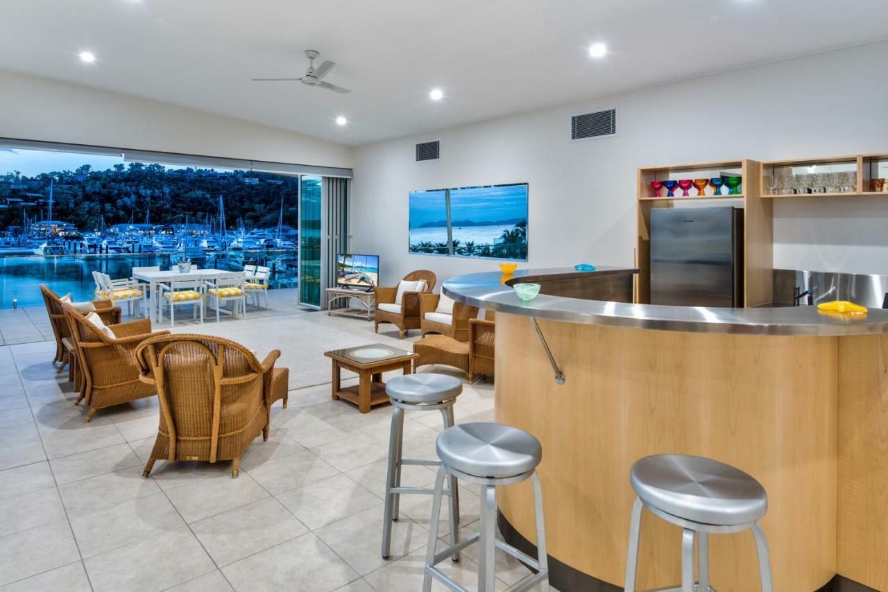 Pavillions Penthouse 25 - Luxury Waterfront Apartment With Private Roof Top Pool And Buggy Hamilton Island Exterior photo