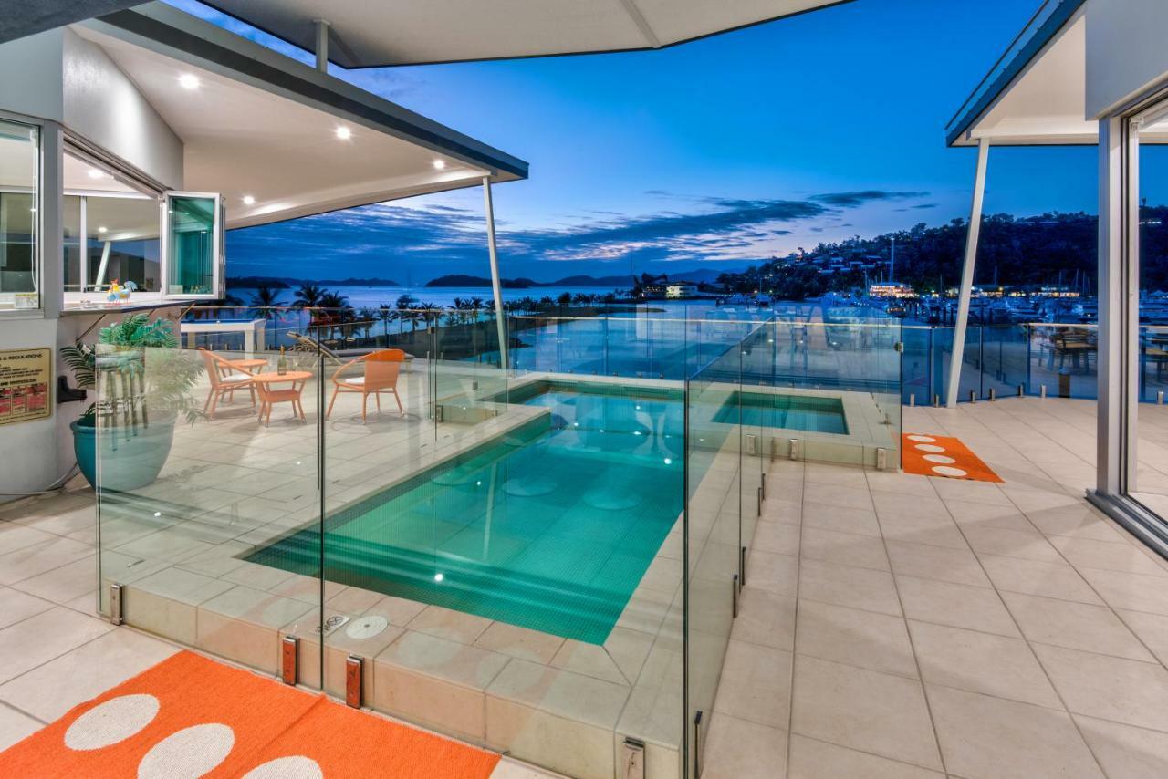 Pavillions Penthouse 25 - Luxury Waterfront Apartment With Private Roof Top Pool And Buggy Hamilton Island Exterior photo