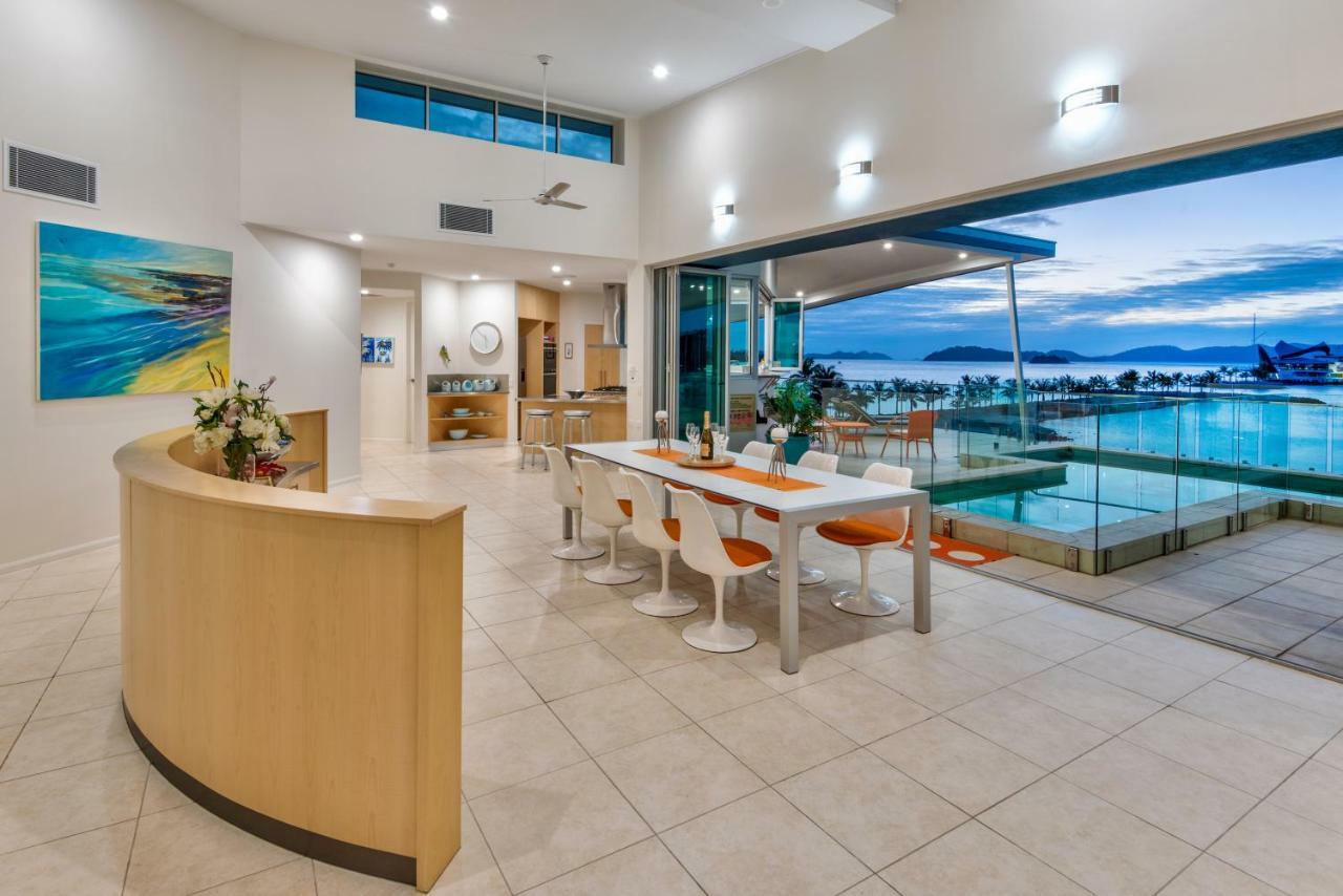 Pavillions Penthouse 25 - Luxury Waterfront Apartment With Private Roof Top Pool And Buggy Hamilton Island Exterior photo