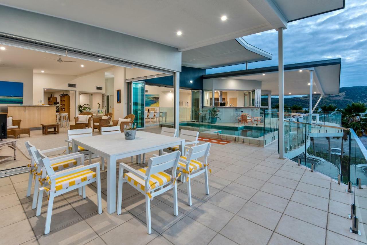 Pavillions Penthouse 25 - Luxury Waterfront Apartment With Private Roof Top Pool And Buggy Hamilton Island Exterior photo
