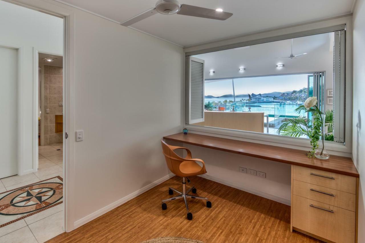 Pavillions Penthouse 25 - Luxury Waterfront Apartment With Private Roof Top Pool And Buggy Hamilton Island Exterior photo
